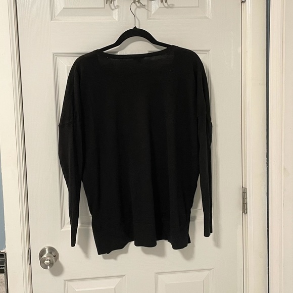⭐️ 2 for 1 - Express v-neck high-low sweaters - Picture 4 of 7